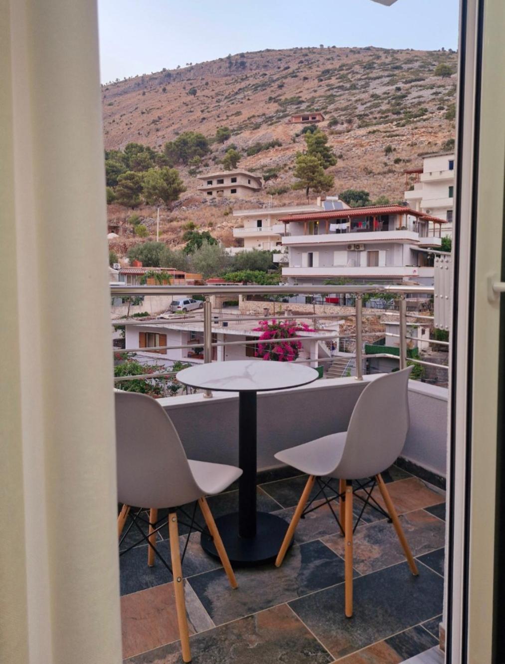 Virginia * Sarandë